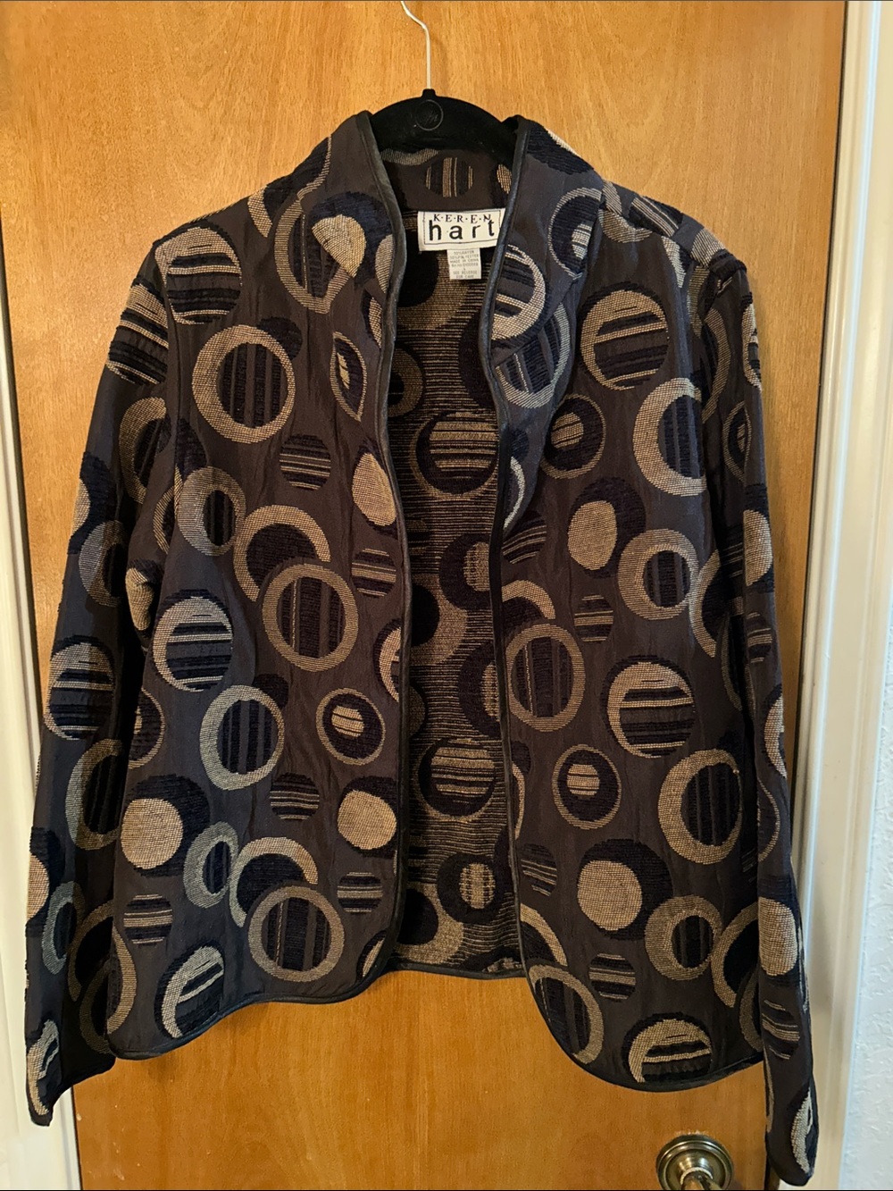 KEREN Hart Black and Gold Circular Pattern Open Jacket. L. Great shape